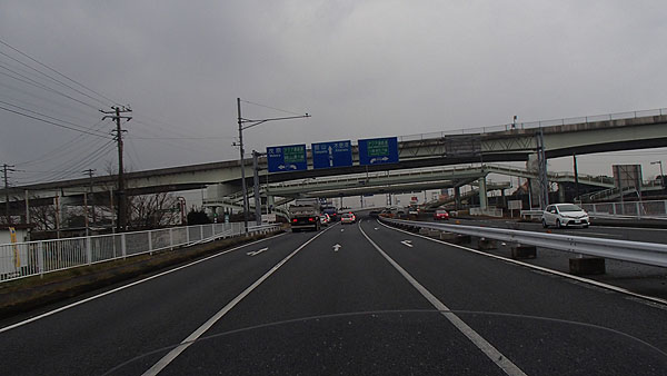 東京湾アクアライン連絡道との交差付近